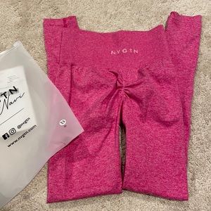 NVGTN new with tags scrunch butt leggings